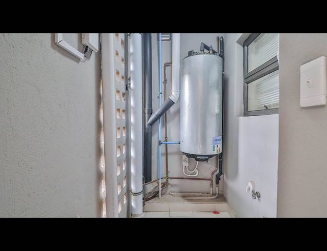2 BEDROOM APARTMENT FOR SALE IN UMHLANGA RIDGE